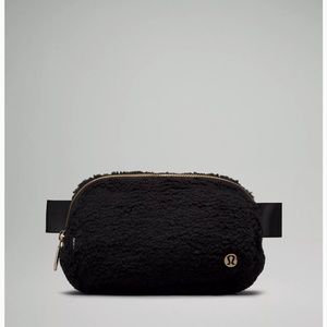 Lululemon fleece belt bag